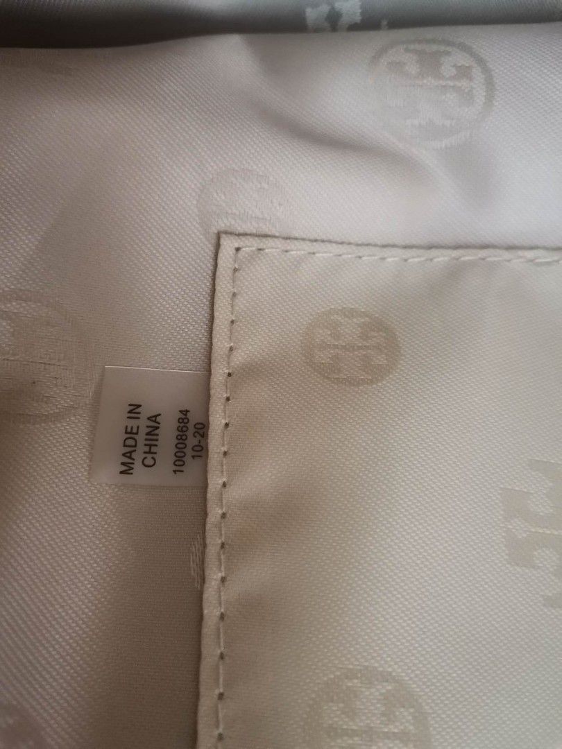 tory burch with jelly tag code, Luxury, Bags & Wallets on Carousell