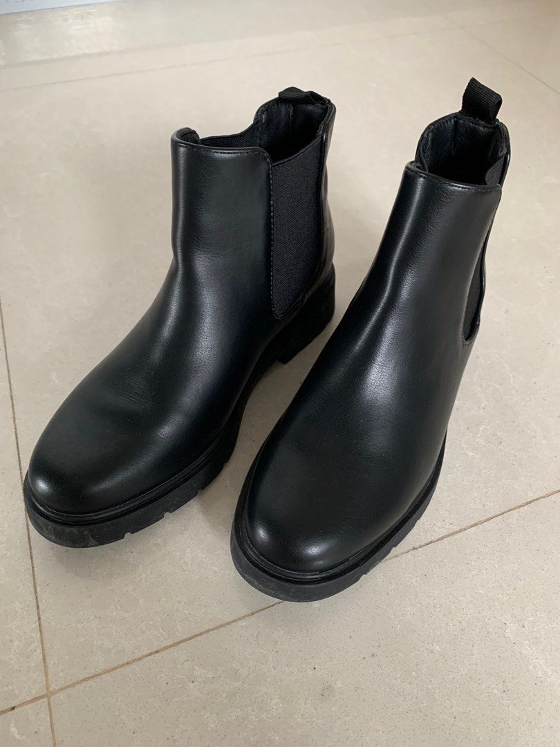 Uniqlo boots Women s Fashion Footwear Boots on Carousell