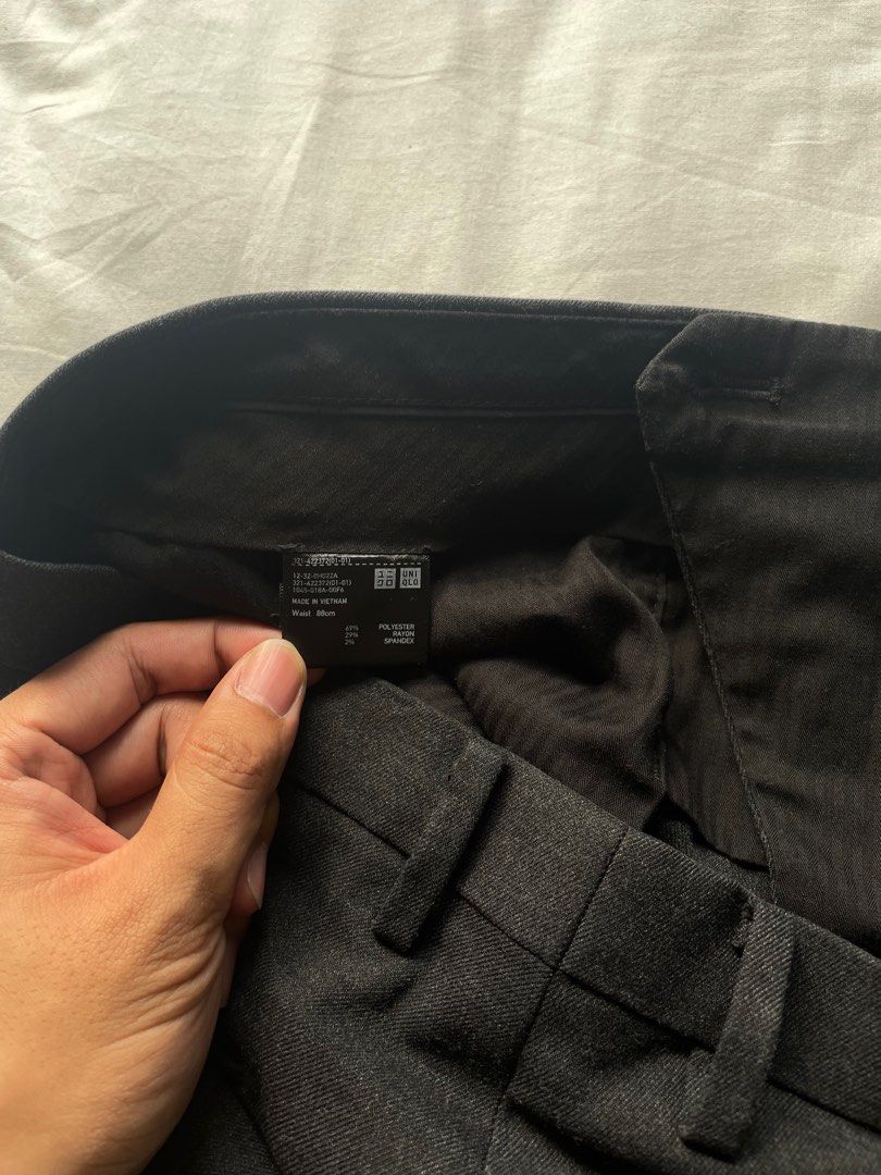 Uniqlo Trouser Pants Charcoal (Category: Trousers) located in Antipolo. Submitted by aljon2134 (Listing ID 1224408601, Image 3). Description: Size 36 Width: 18” Length: 40.5” (Altered) .