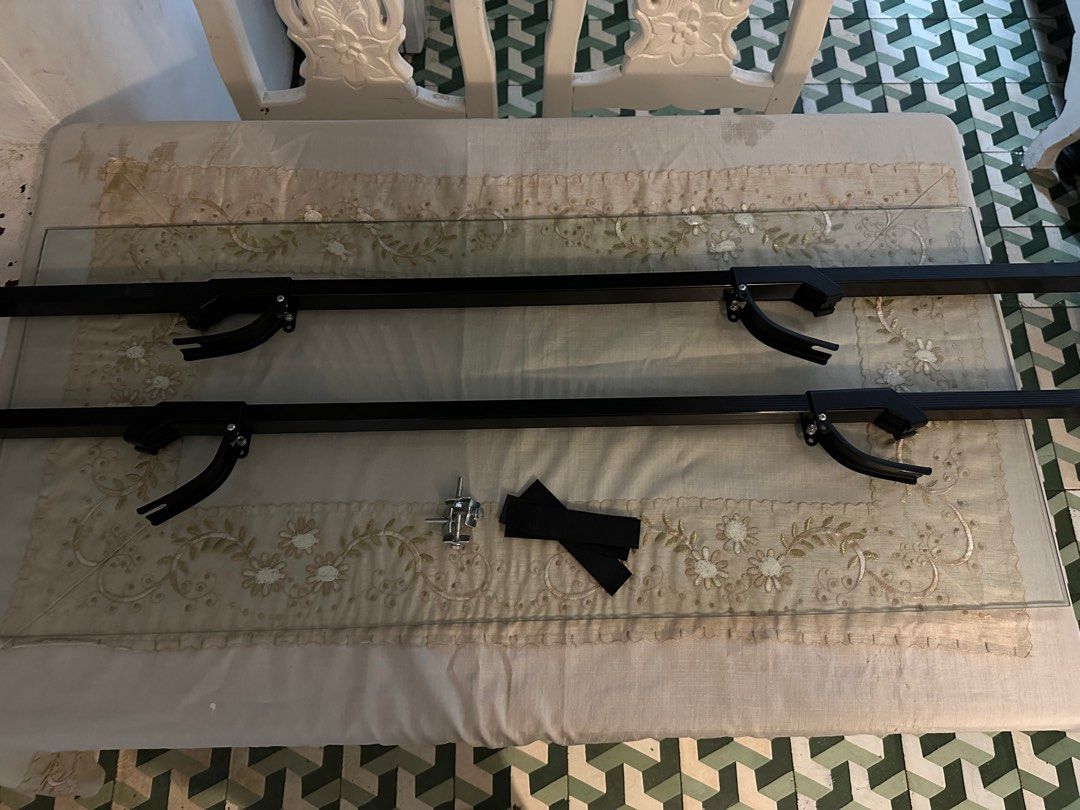 Universal cross bar adjustable on Carousell