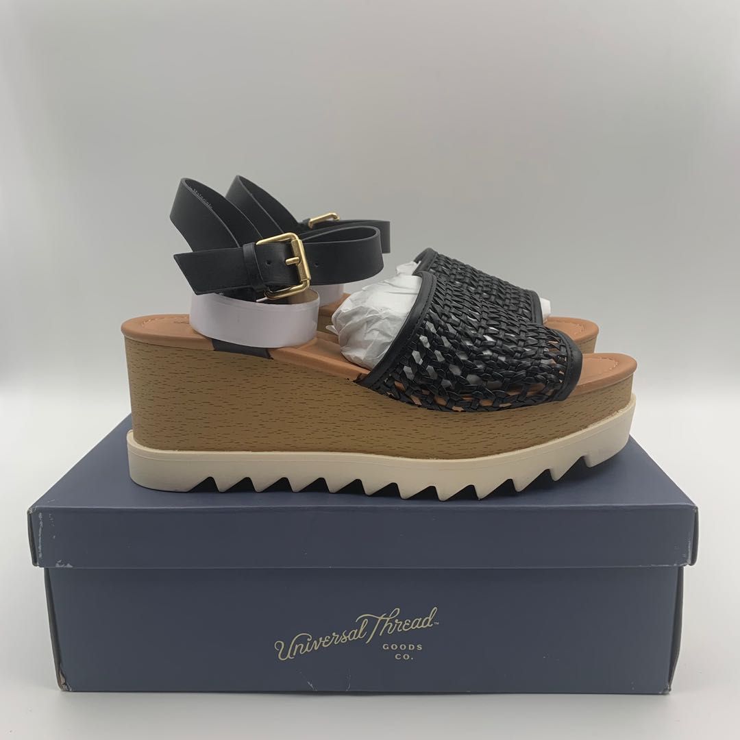Target universal hotsell thread sandals