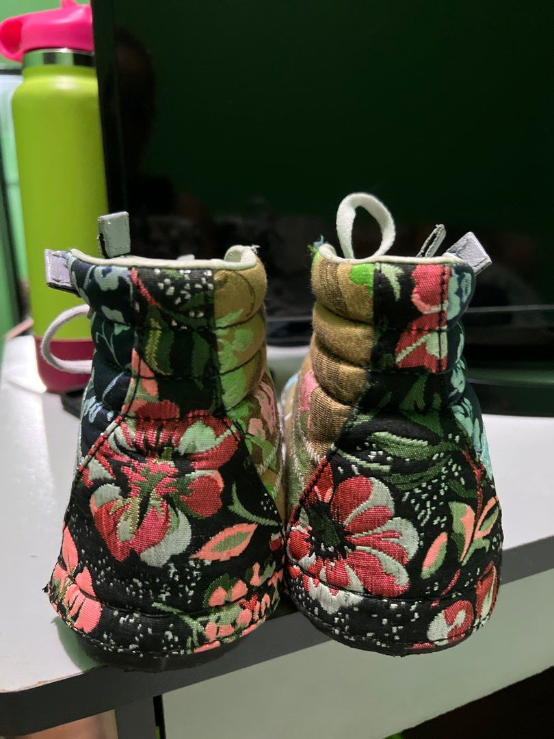 Vans Sk8 Hi (Category: Sneakers) located in Las Pinas. Submitted by juststuffthings (Listing ID 1224477447, Image 2). Description: Barely used .