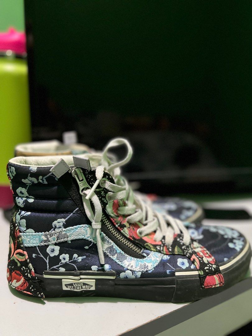Vans Sk8 Hi (Category: Sneakers) located in Las Pinas. Submitted by juststuffthings (Listing ID 1224477447, Image 3). Description: Barely used .