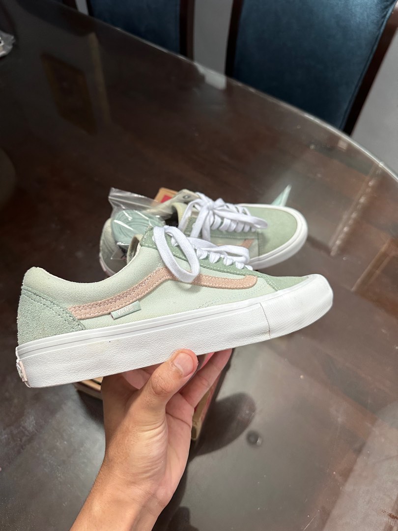 Dan lu vans store