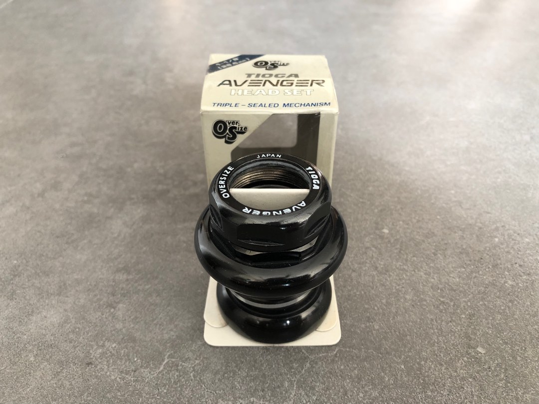 Selle Tioga Spyder Outland noir titane - Partie cycle vélo sur La Bécanerie