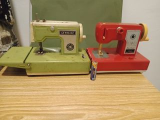 Vintage Tin Toy Sewing Machine