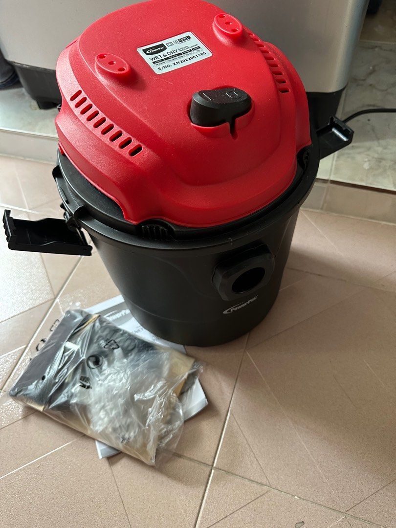 Wet & dry vacuum cleaner, TV & Home Appliances, Vacuum Cleaner