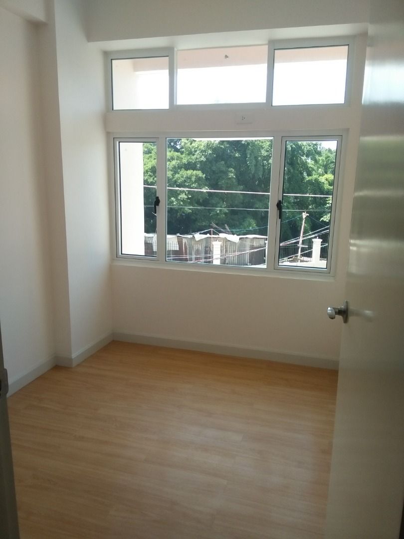 2bedroom condo in manila peninsula garden midtown homes near sta ana