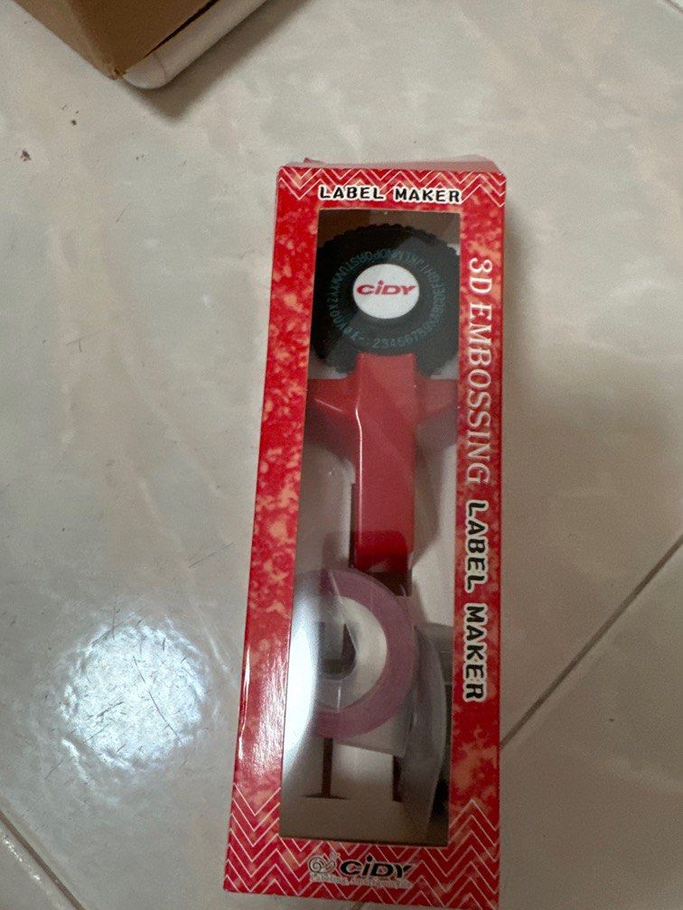 3D embossing label maker, Hobbies & Toys, Stationery & Craft, Craft