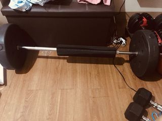 4 feet barbell with 20kgs (total) plates