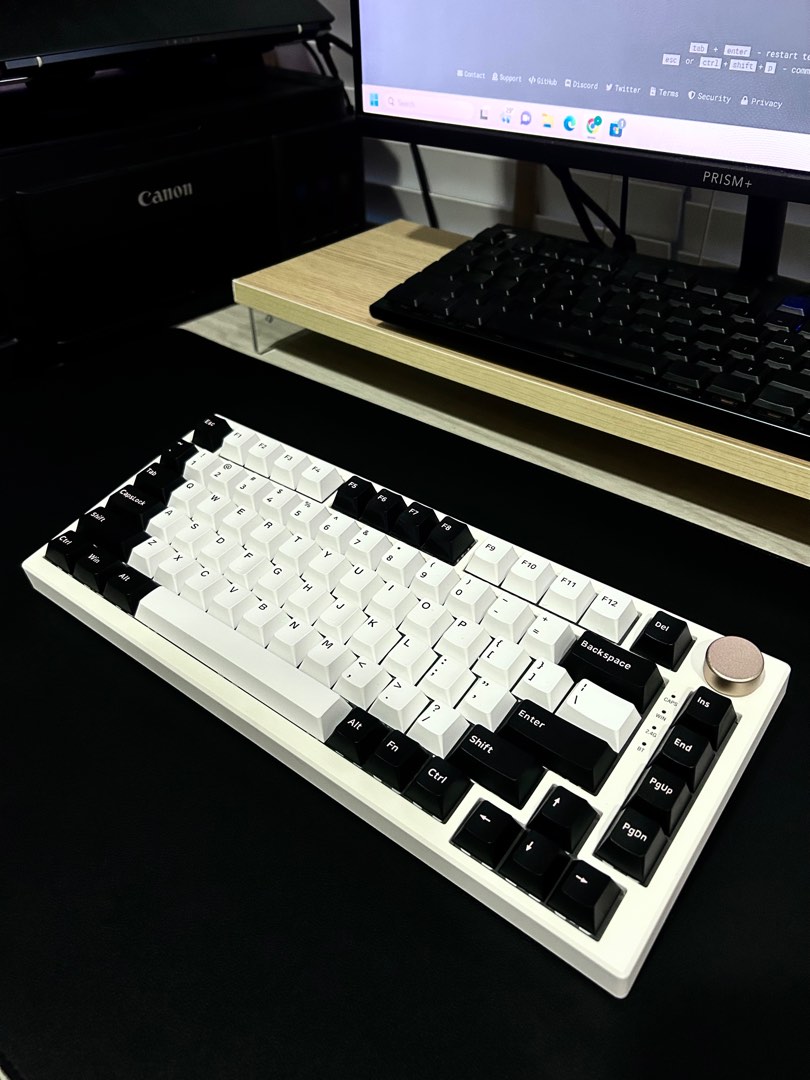 75% custom mechanical keyboard (Olivia white black keycaps), Computers ...