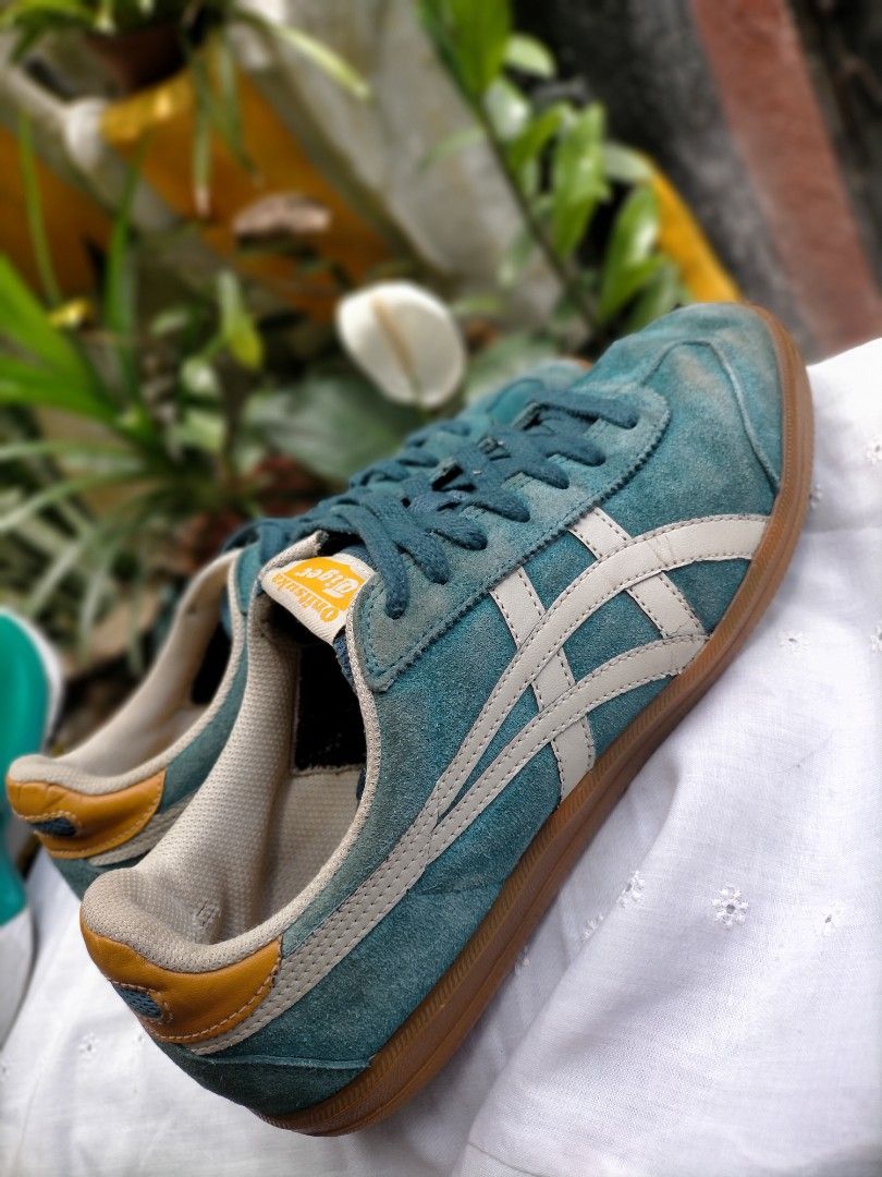 onitsuka gum sole