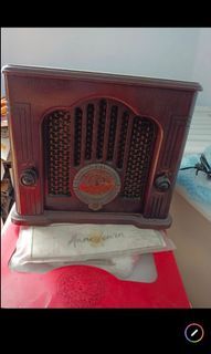 古董木質收音機