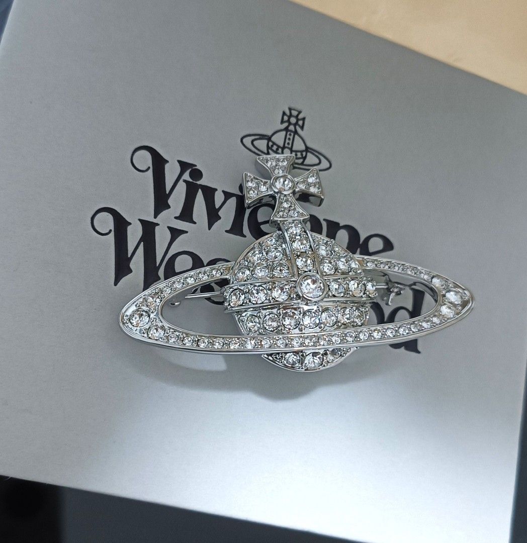 Vivienne westwood bas relief brooch store