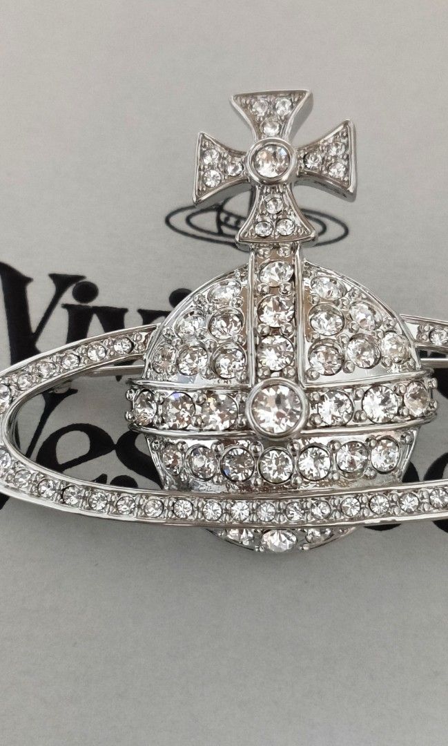 Vivienne westwood deals bas relief brooch