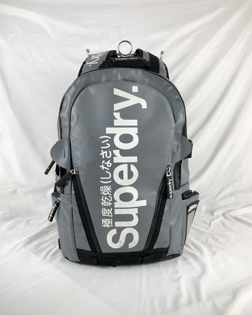 Backpack Superdry Fesyen Pria Tas Dompet Ransel di Carousell