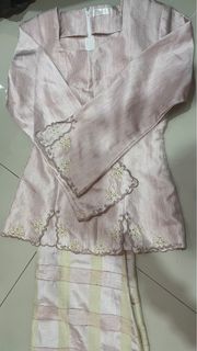 (Category: ) located in . Submitted by ShopbySaa (Listing ID 1229339619, Image 1). Description: .