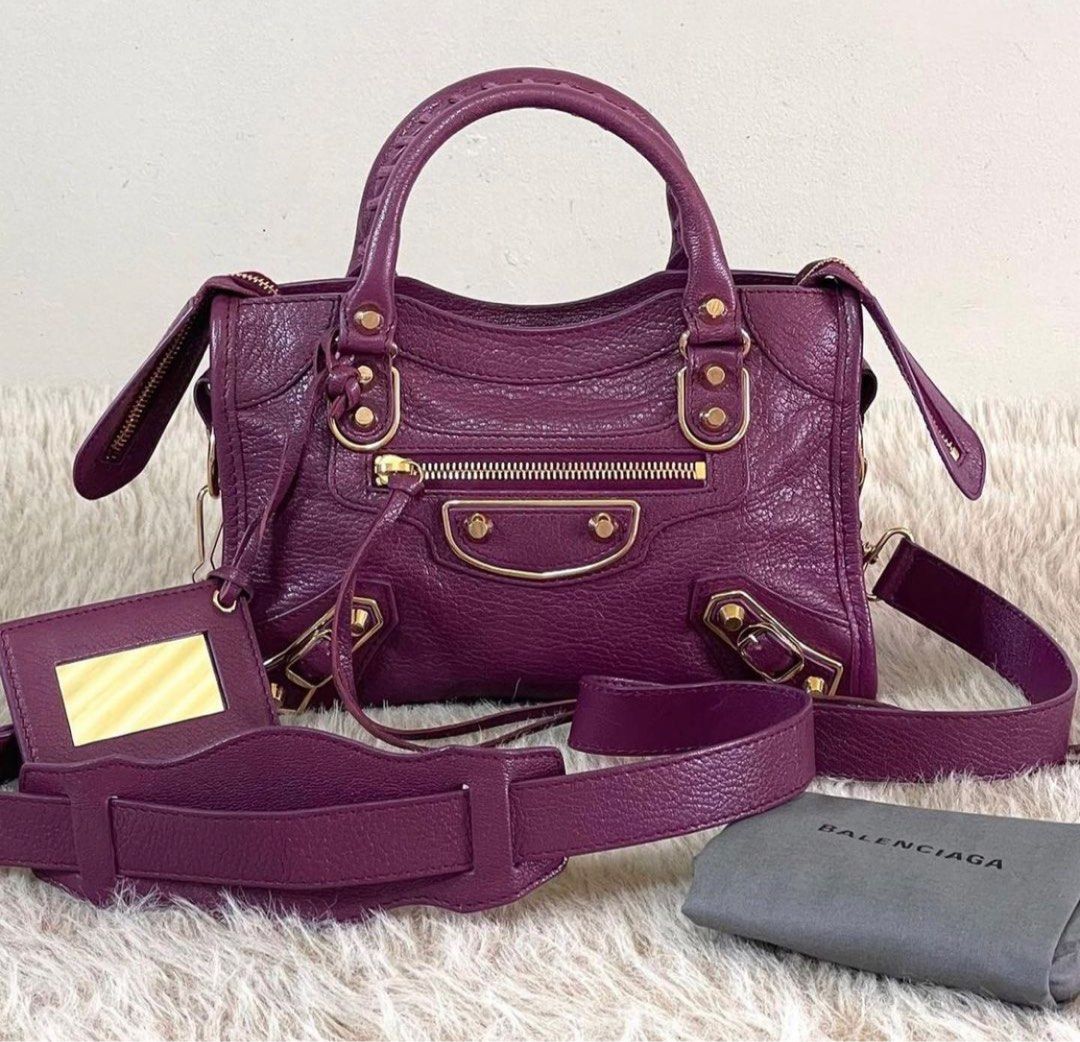 Balenciaga City Mini Metallic Edge (Category: Luxury Bags & Wallets) located in Manila. Submitted by bagislifeshop (Listing ID 1229264189, Image 1). Description: .