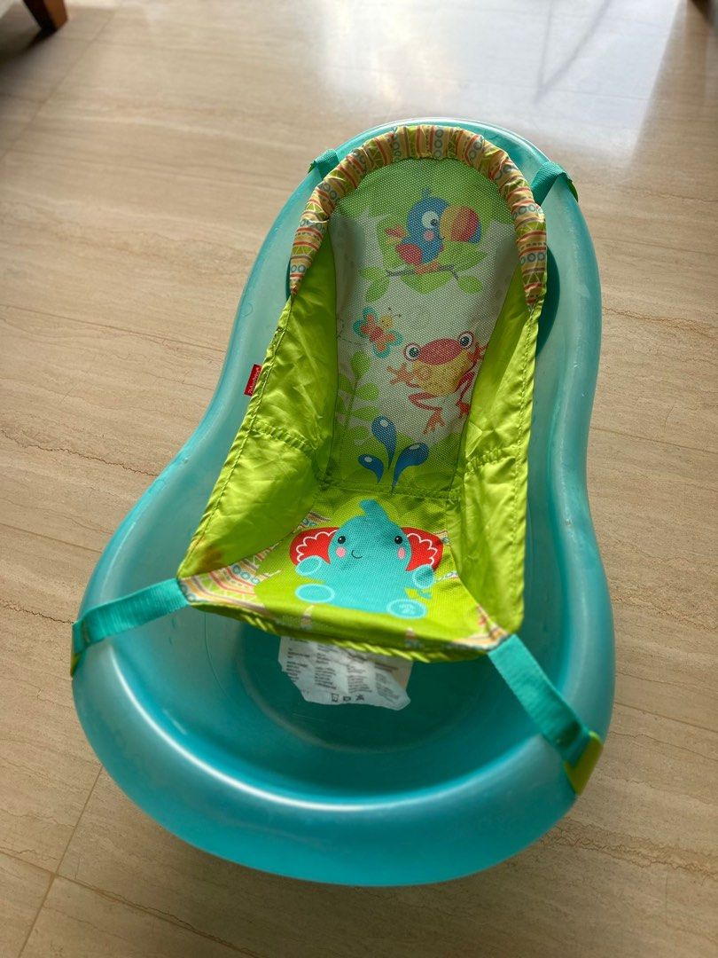 Bathtub with infant bathing attachment, Babies & Kids, Bathing