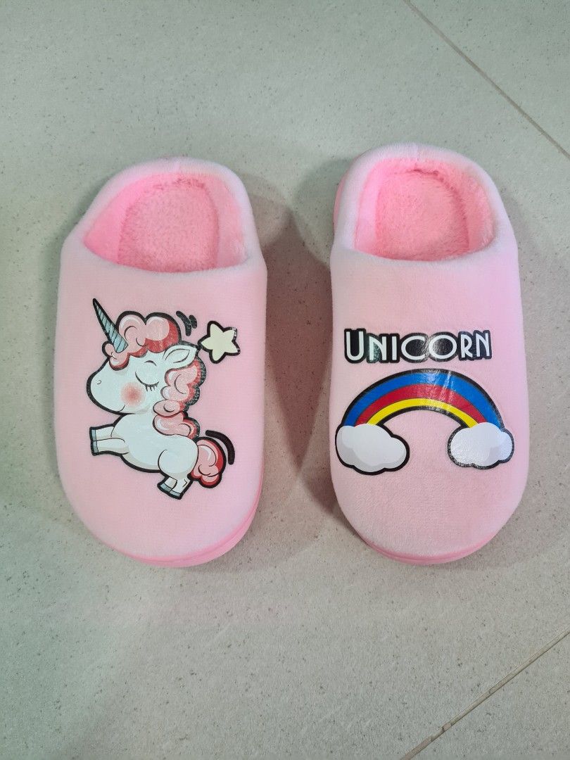 Girls discount slippers design