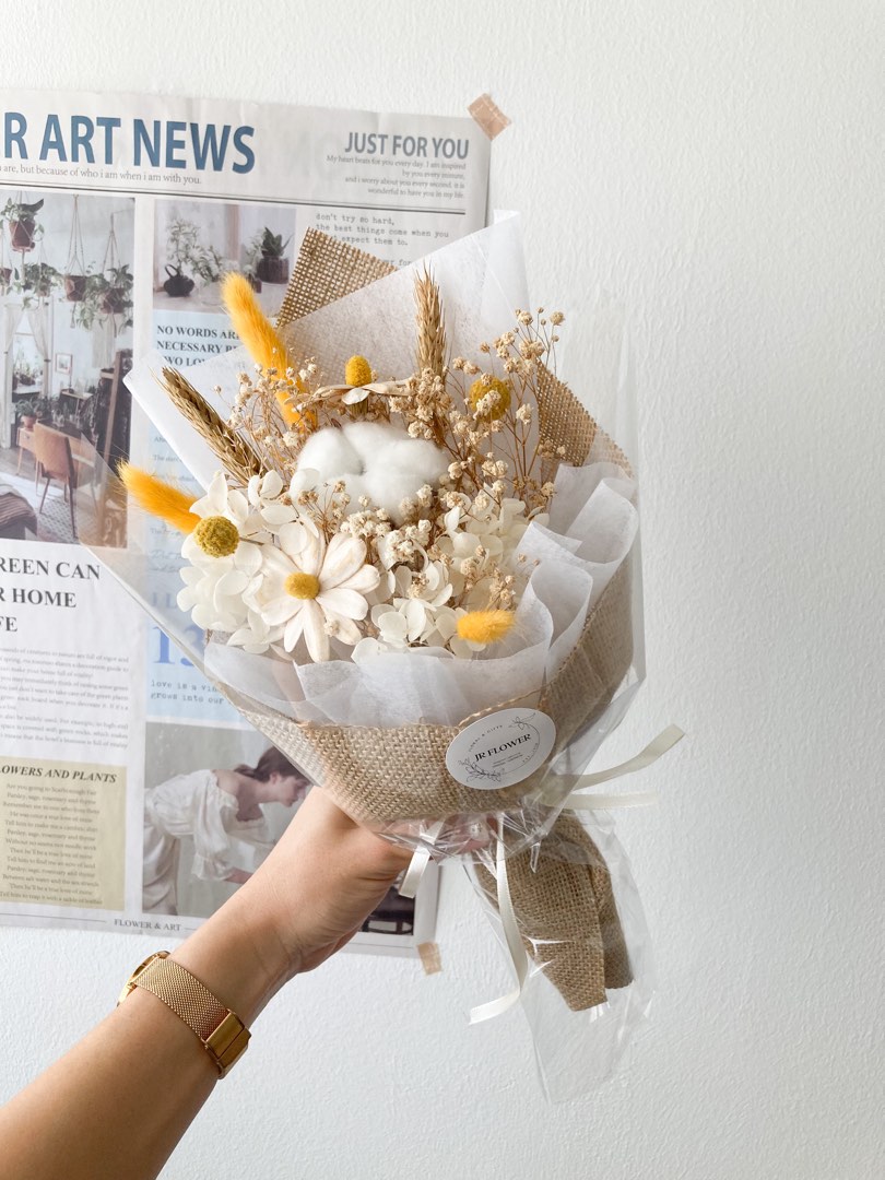 Best Dried Flower Bouquet for Graduation Day, Hobbies & Toys