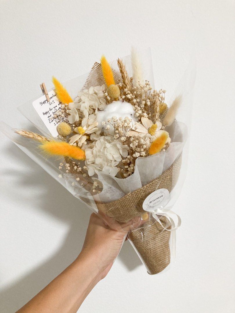Best Dried Flower Bouquet for Graduation Day, Hobbies & Toys