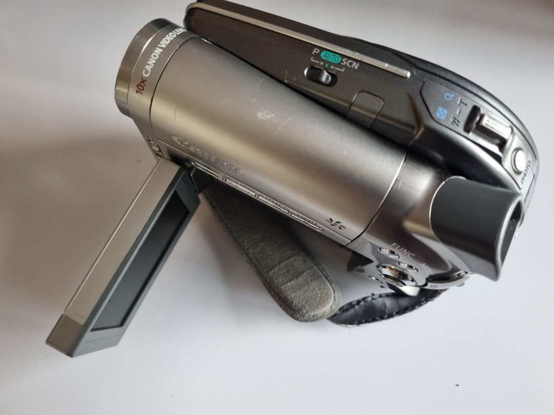 Canon DC20 DVD Camcoder, Photography, Cameras on Carousell