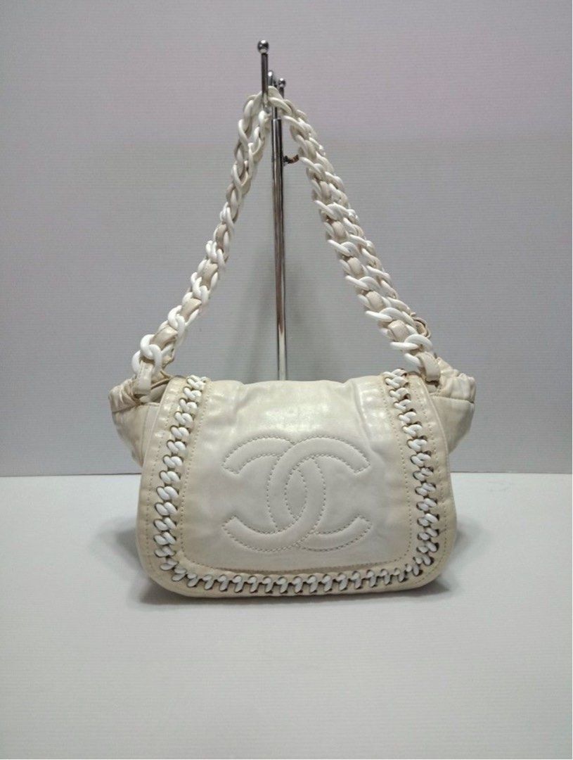 Buy Chanel Boy Flap Bag Cube Embossed Lambskin New Medium 2264301