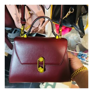 (Category: ) located in . Submitted by wardrobeus_ (Listing ID 1229397391, Image 1). Description: .