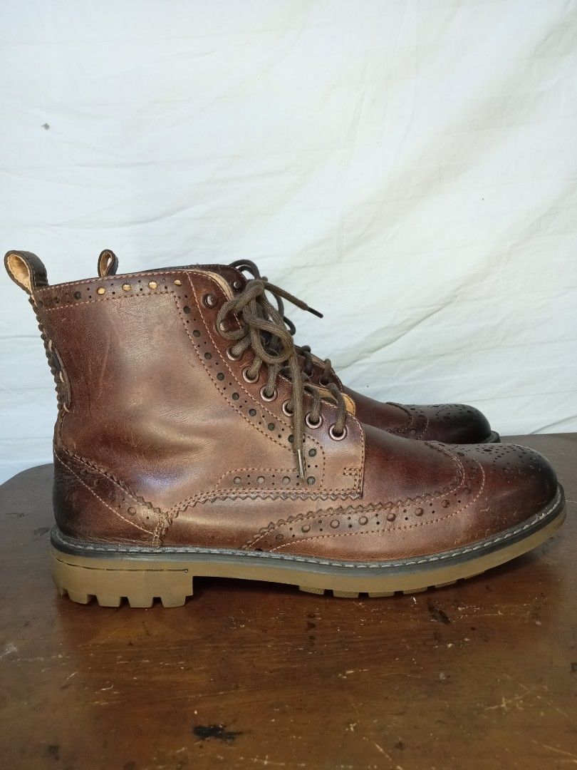 CLARKS leather boots size 8 men women 9 Men s Fashion Footwear