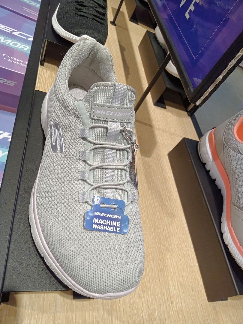 Skechers memory deals foam clearance