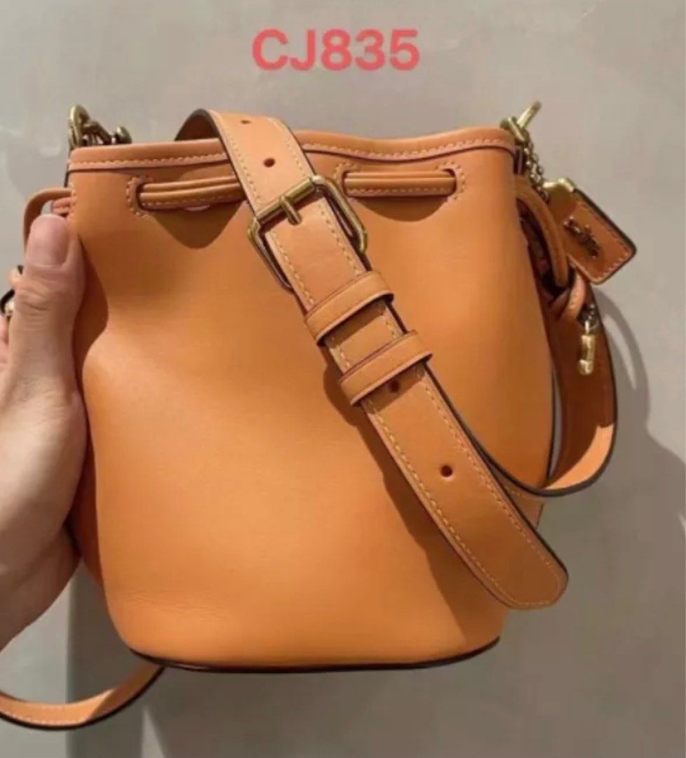 Coach bucket bag 2018 deals