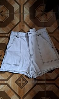 (Category: ) located in . Submitted by chels.shoppe (Listing ID 1229269322, Image 1). Description: .