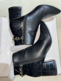 Crocodile Embossed Chain Decor Chunky Heeled Classic Boots