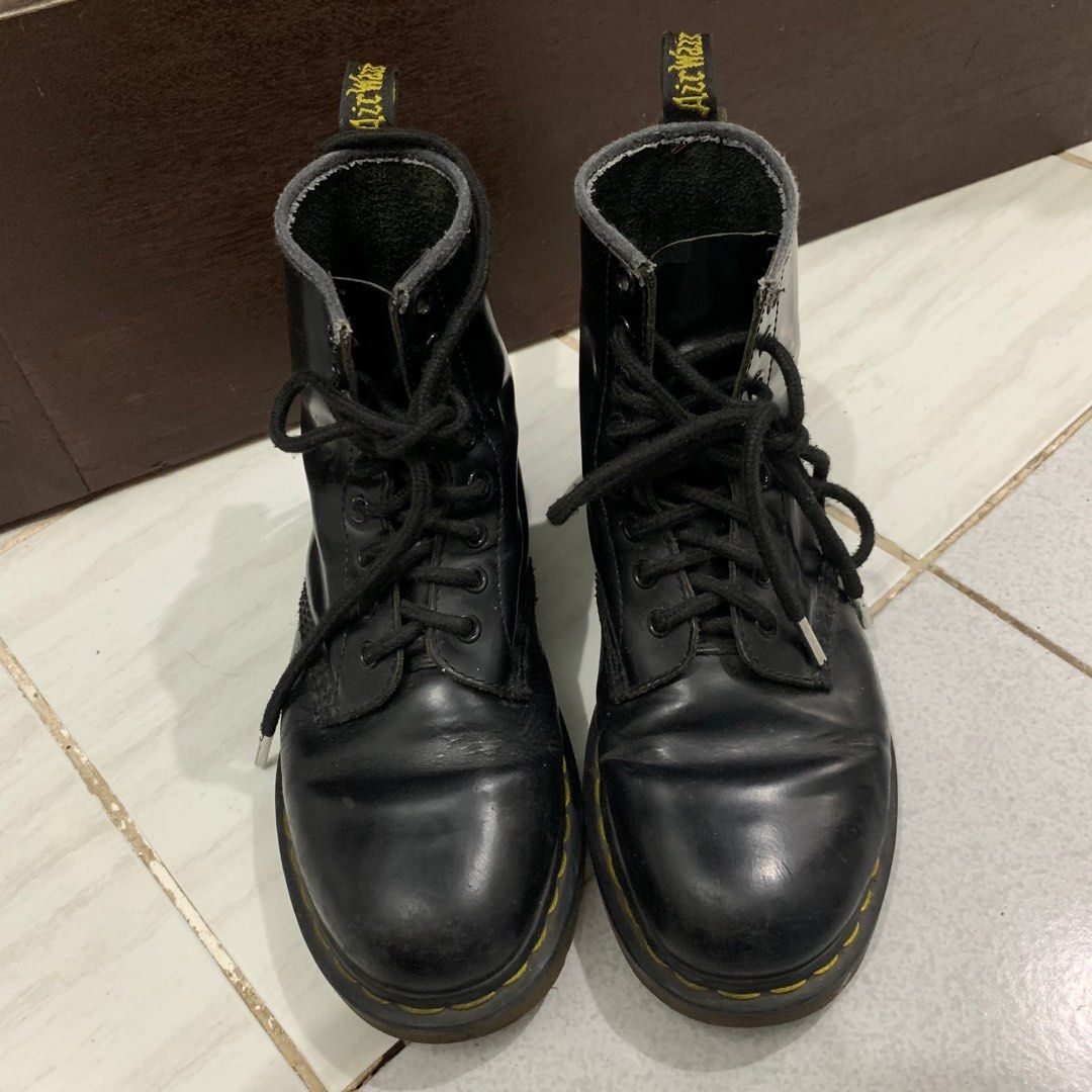 Dr. Martens 1460 black Fesyen Wanita Sepatu di Carousell