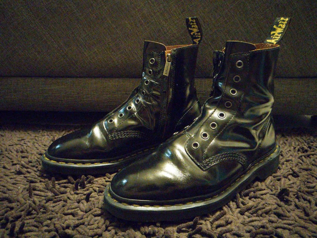 Dr martens laceless sales boots