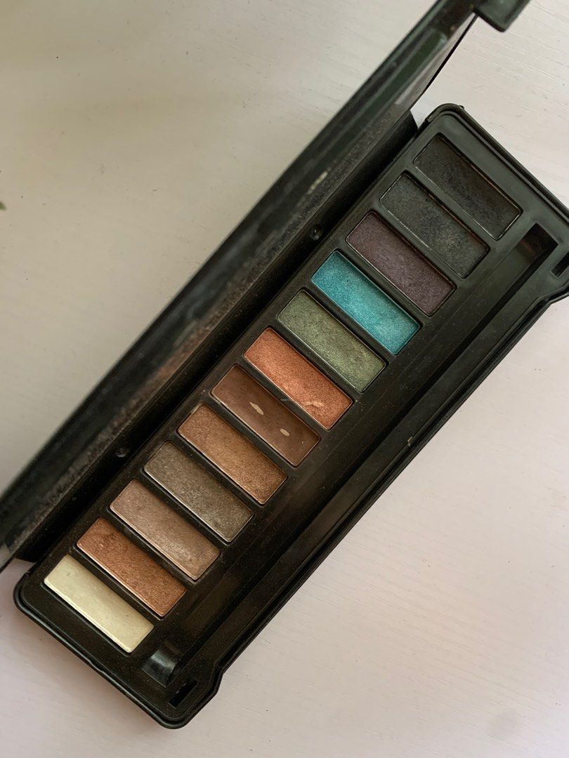 Eyeshadow palette (Watson), Beauty & Personal Care, Face, Makeup on