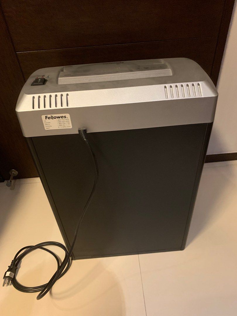 Fellowes 8 Sheet Heavy Duty Paper Shredder with Bin Model DM8C