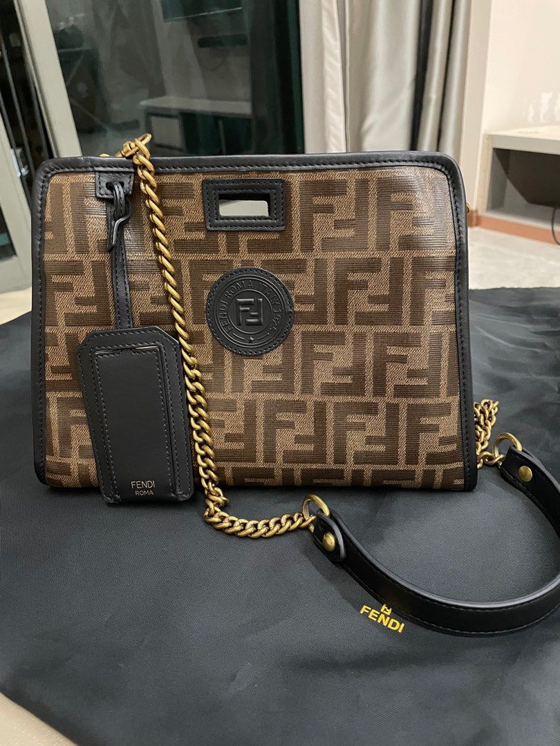 Fendi peekaboo defender bag