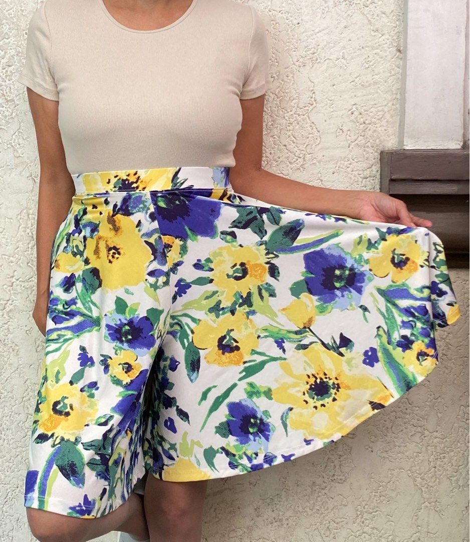 Floral Culottes (Category: Other Bottoms) located in Quezon City. Submitted by mommake (Listing ID 1229409056, Image 2). Description: - cutest floral culottes, pretty and dainty looks like a skirt, but are actually culottes so has the convenience and safety of pants - Good fit for sizes S-M - Waist/hips fit: 12-14 inches laid flat (can stretch lightly up to 14 inches), length: 20 inches - Shipping c/of buyer, item can be shipped from QC, Ortigas,