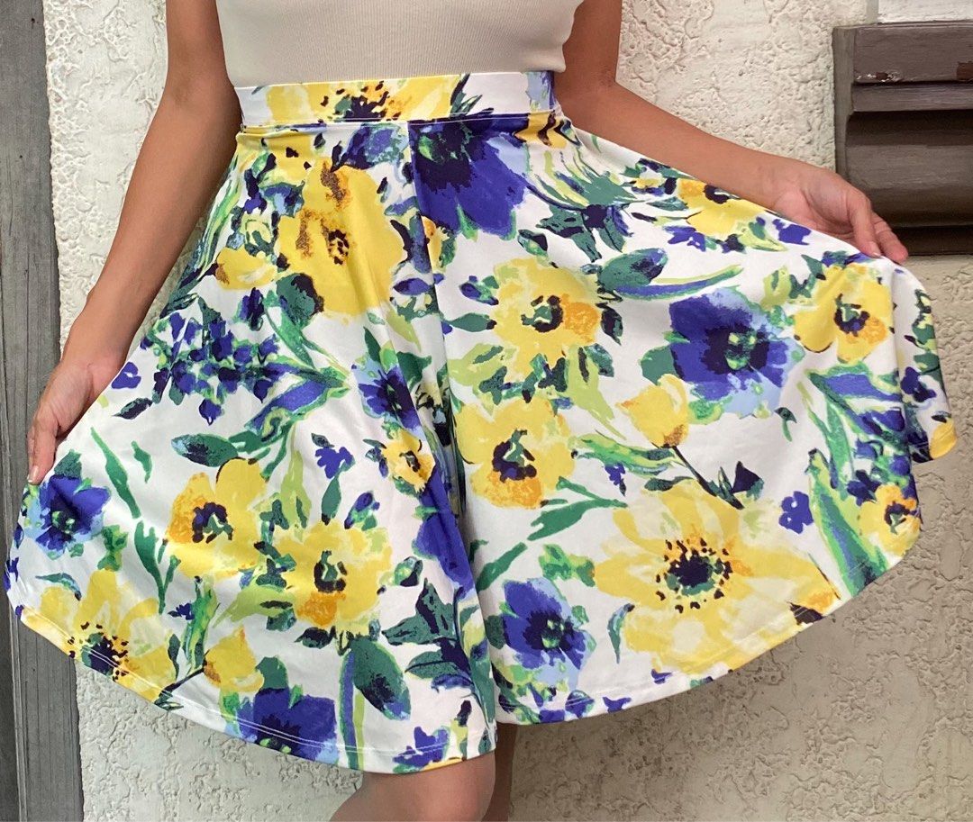 Floral Culottes (Category: Other Bottoms) located in Quezon City. Submitted by mommake (Listing ID 1229409056, Image 1). Description: - cutest floral culottes, pretty and dainty looks like a skirt, but are actually culottes so has the convenience and safety of pants - Good fit for sizes S-M - Waist/hips fit: 12-14 inches laid flat (can stretch lightly up to 14 inches), length: 20 inches - Shipping c/of buyer, item can be shipped from QC, Ortigas,