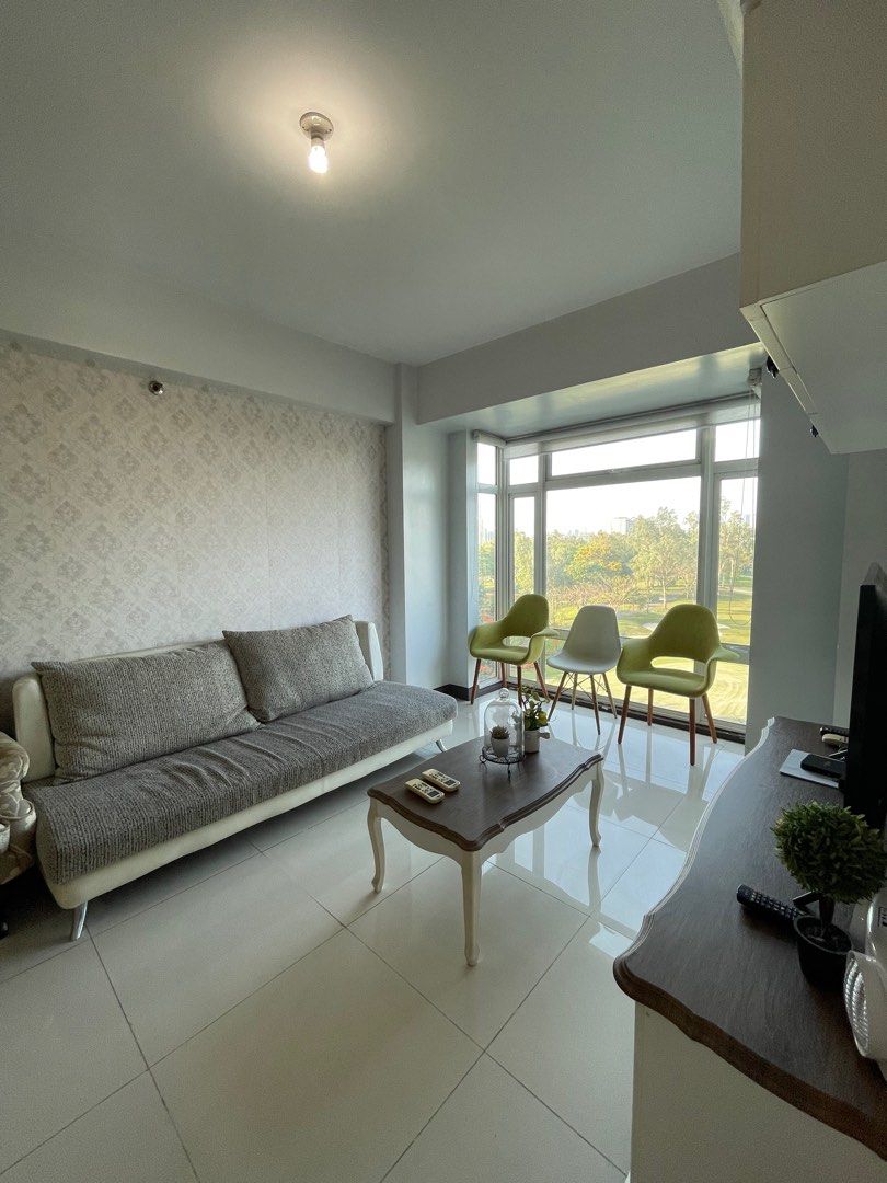 For Rent 3 bedroom unit in Parkside Villas Newport City near Resorts