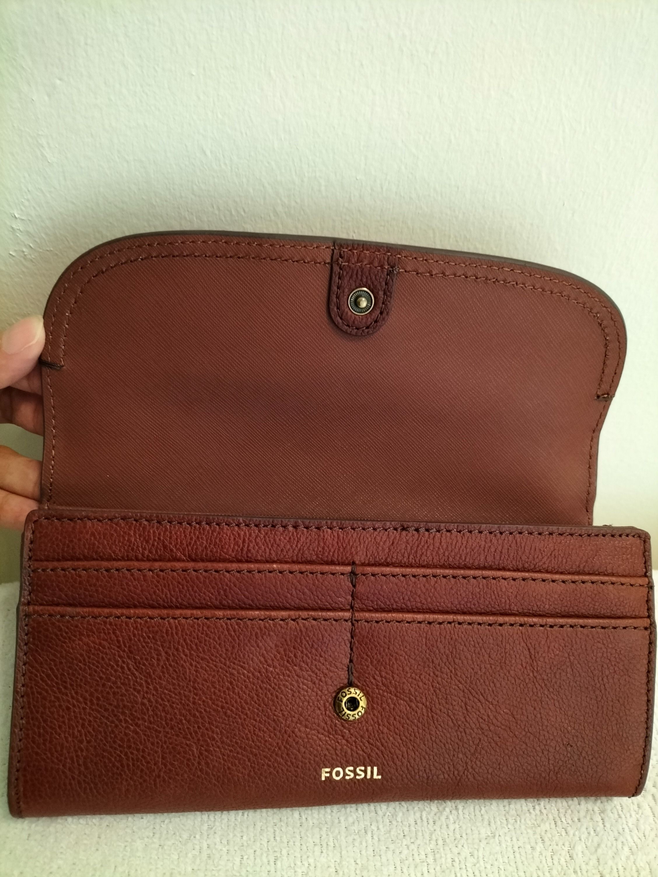 FOSSIL WALLET Luxury Bags Wallets on Carousell