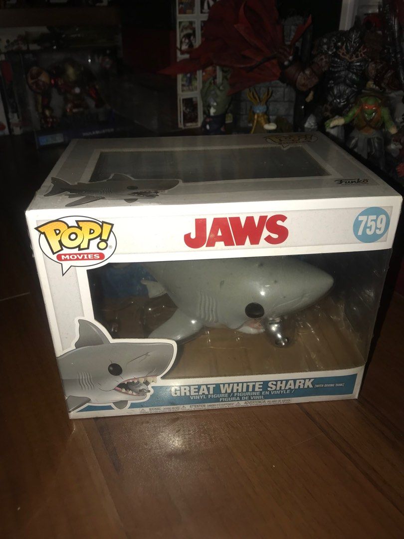 Funko Pop Jaws Shark Biting Quint Summer Convention & Great White Shark  biting tank