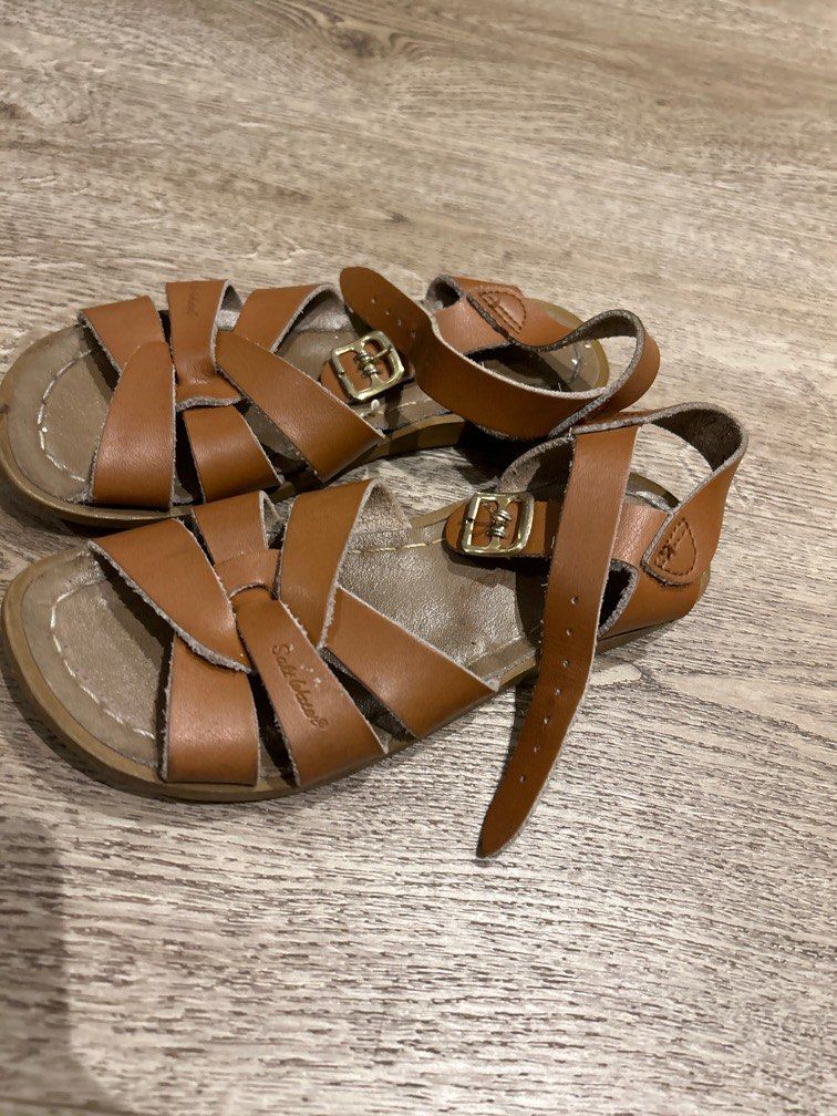 Girls saltwater sandals size 12