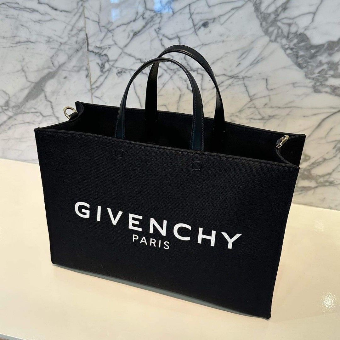 Givency Paris Tote Bag Black (Category: Luxury Bags & Wallets) located in Manila. Submitted by Le_Luxe (Listing ID 1229434695, Image 1). Description: Givency Paris Tote Bag Black for pre-order from Paris 2 weeks ETA.