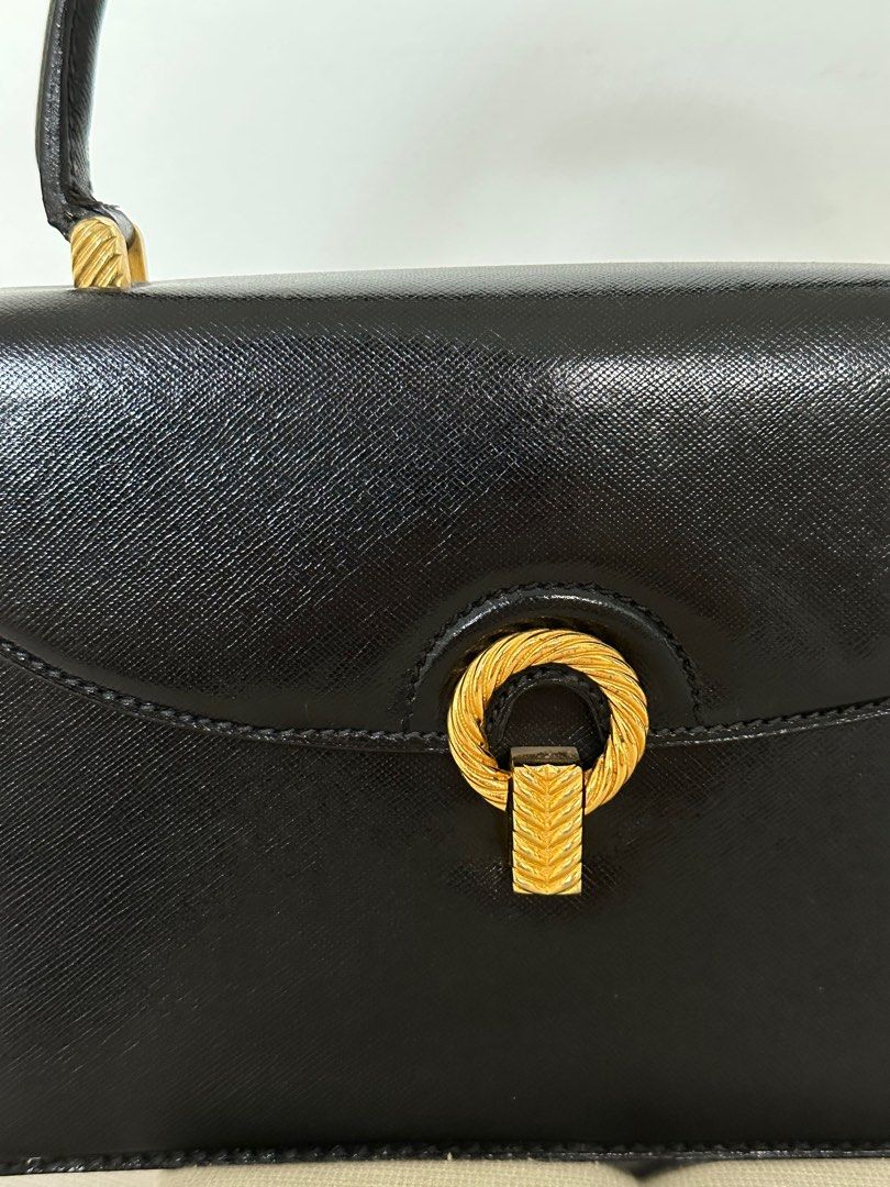 Gucci accordion sales bag
