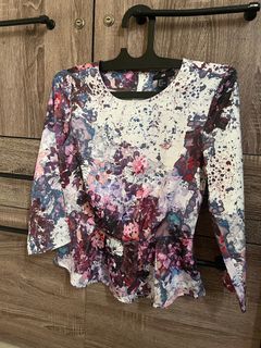 H&M satin floral peplum top