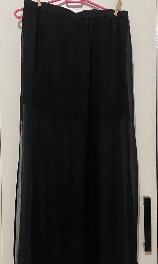 H&M sheer maxi skirt (black) (Category: Skirts) located in Baliuag. Submitted by allthingsambrit (Listing ID 1229424256, Image 1). Description: With slits and inner lining Length: 41.5 in Waist: 14.5 in .