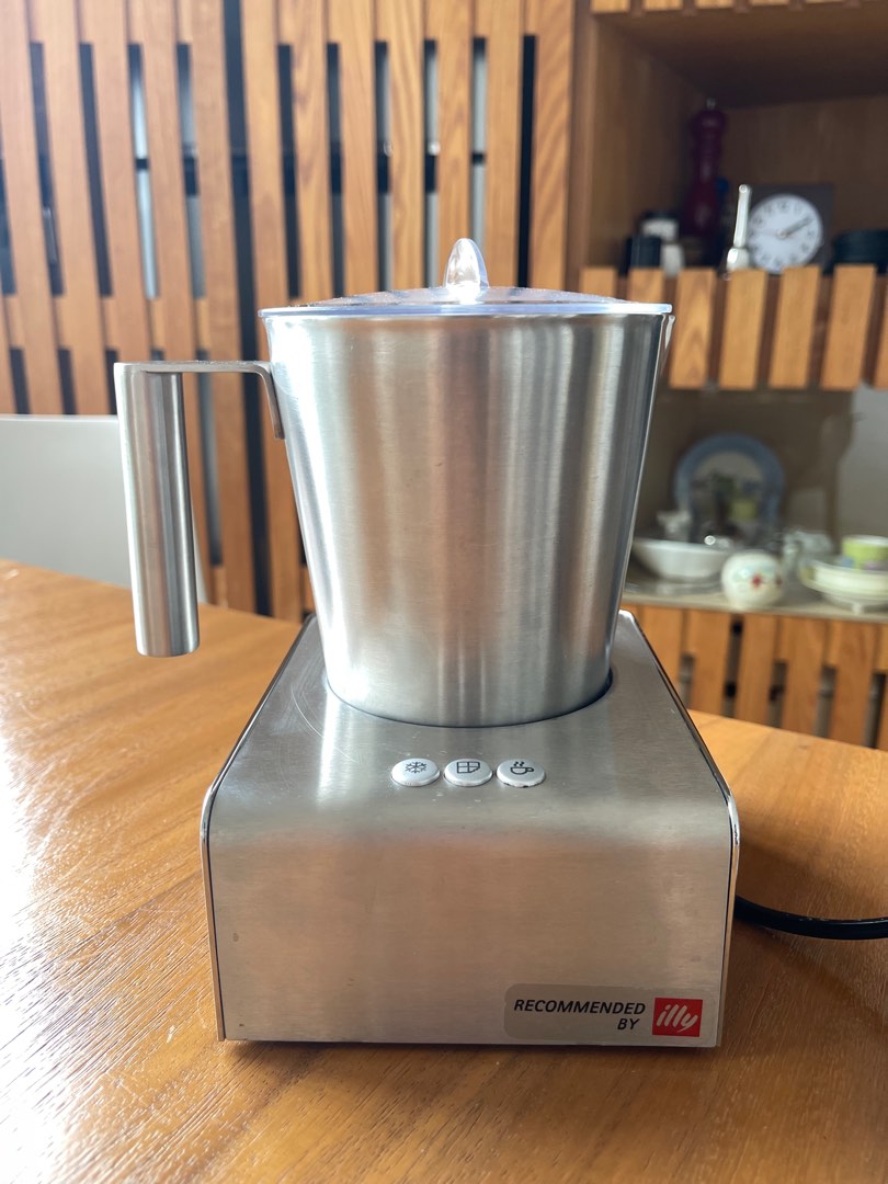 https://media.karousell.com/media/photos/products/2023/4/30/illy_electric_milk_frother_1682836203_83439388.jpg